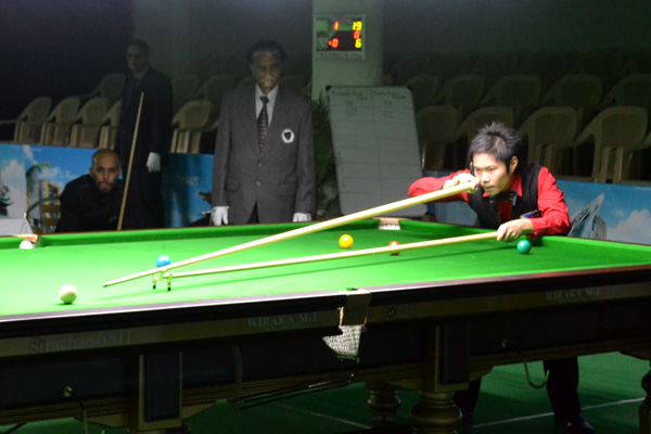 Description: http://cuesportsindia.com/global/2011/acbs/images/asiansnooker/Day4-16.JPG